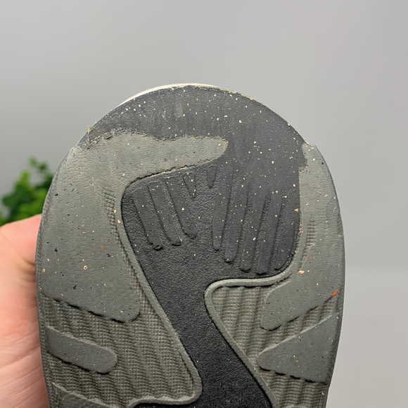 Nike Air Max Excee Low Youth Sz 5 Boys Black White Running Sneakers - Picture 11 of 12